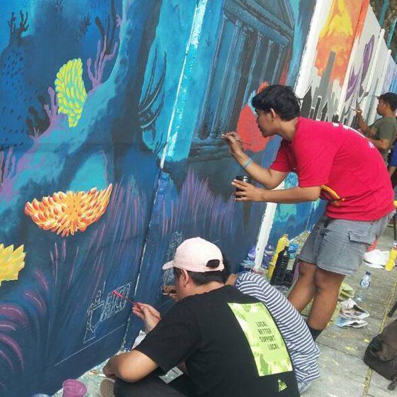 Karya inspirasi bawah laut pada lomba mural